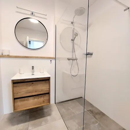 Como, Private Parking Free * Kassa