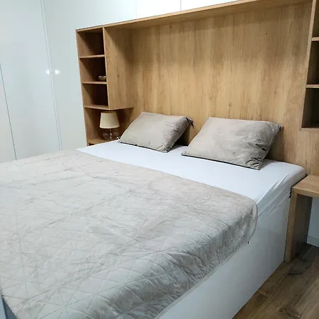 Como, Private Parking Free *