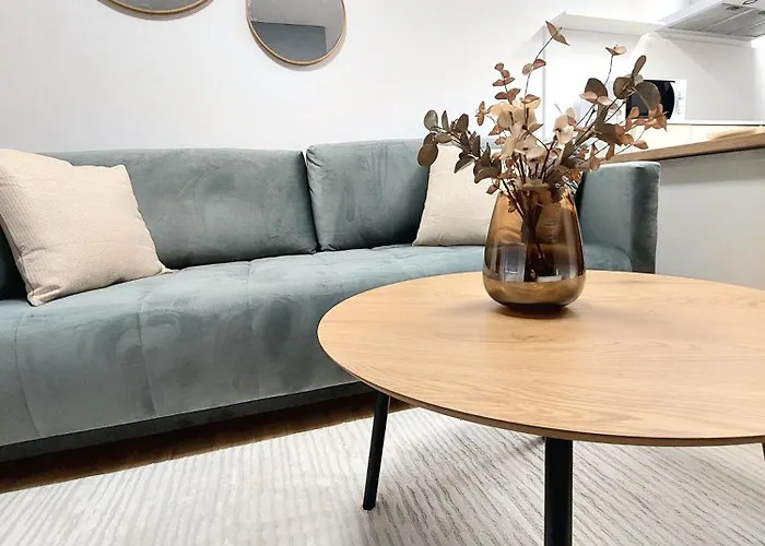 Como, Private Parking Free * Košice