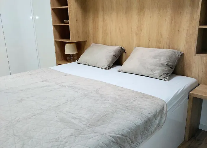 Como, Private Parking Free *